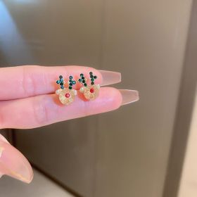 Silver Needle Christmas Series Earrings Bears Elk Bell Christmas Tree Santa Claus Fresh Sweet Earrings Wholesale (colour: Silver Needle Deer)